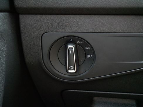 Used 2020 Volkswagen Tiguan SE AWD/4WD image 26