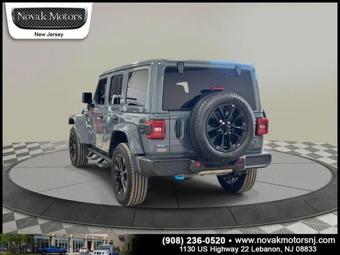Used 2024 Jeep Wrangler Unlimited Sahara w/ Technology Group AWD/4WD image 6