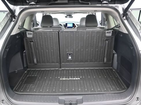 New 2026 Toyota Highlander XLE image 13