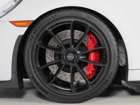 Certified 2018 Porsche 911 GT3 w/ Sport Chrono Package RWD image 32