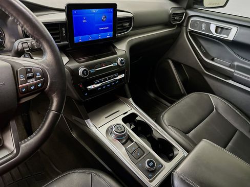 Used 2020 Ford Explorer XLT w/ Equipment Group 202A image 25