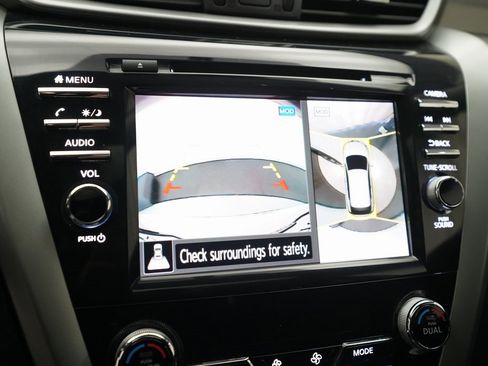 Used 2019 Nissan Murano SV w/ Premium Package image 19