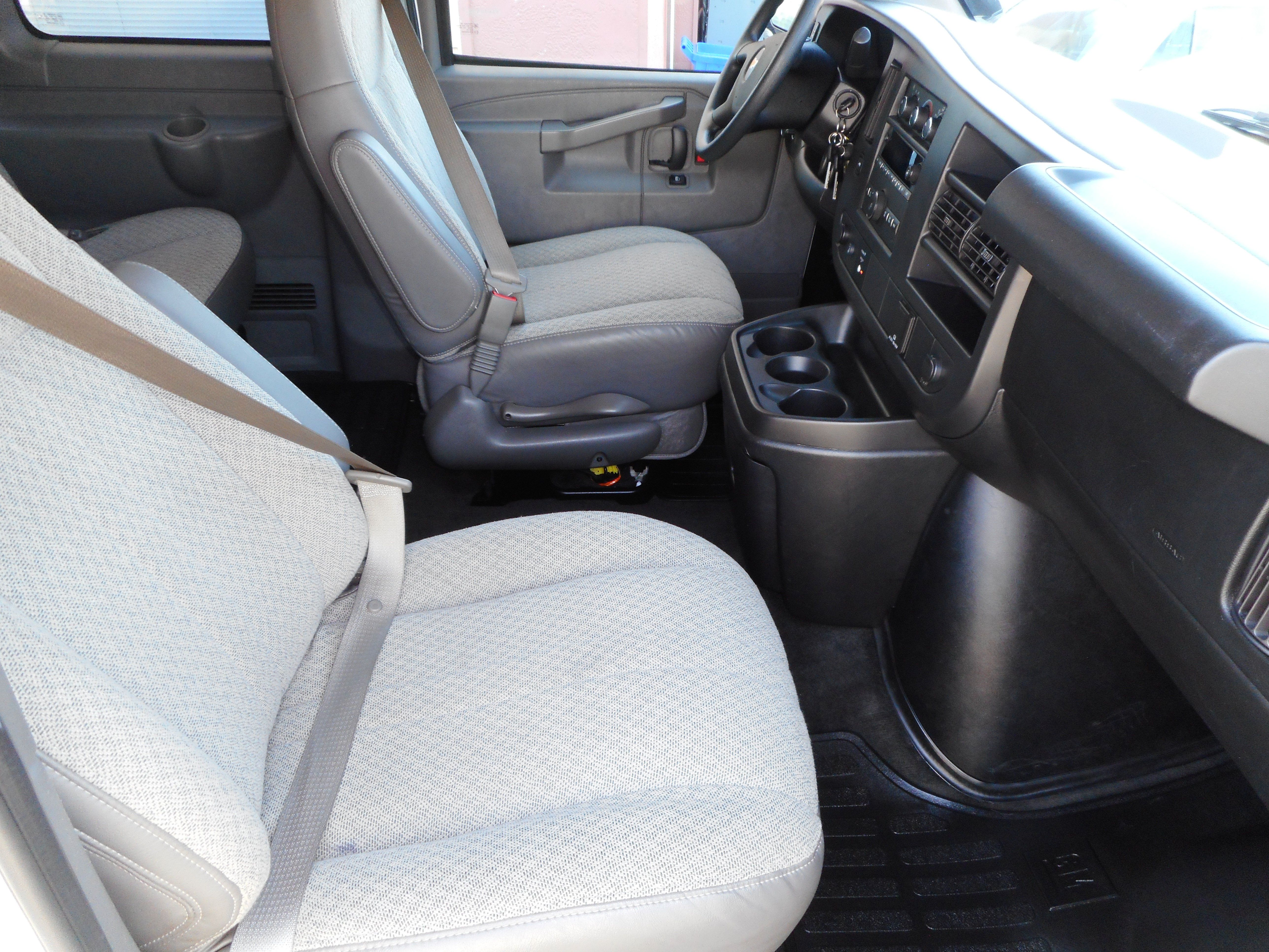Used 2017 Chevrolet Express 3500 LT w/ LT Preferred Equipment Group RWD image 27