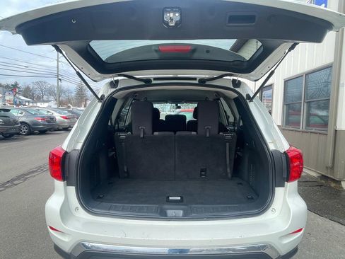 Used 2017 Nissan Pathfinder S image 8