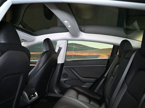 Used 2023 Tesla Model 3 Standard Range RWD image 42