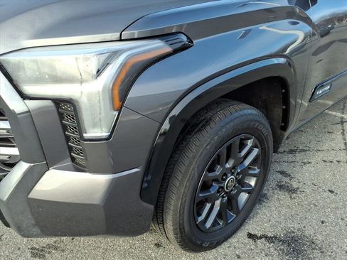 Used 2024 Toyota Tundra Platinum image 9