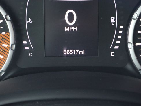 Used 2019 Jeep Renegade Latitude image 28