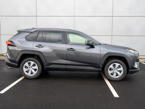 Used 2025 Toyota RAV4 LE image 8