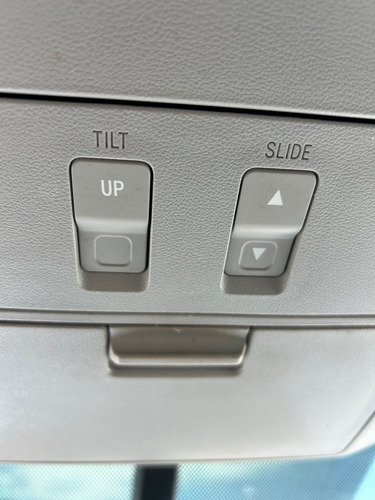 Used 2015 Toyota Sequoia Platinum RWD image 28