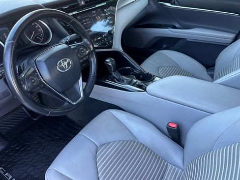 Used 2018 Toyota Camry SE w/ Audio Package FWD image 3