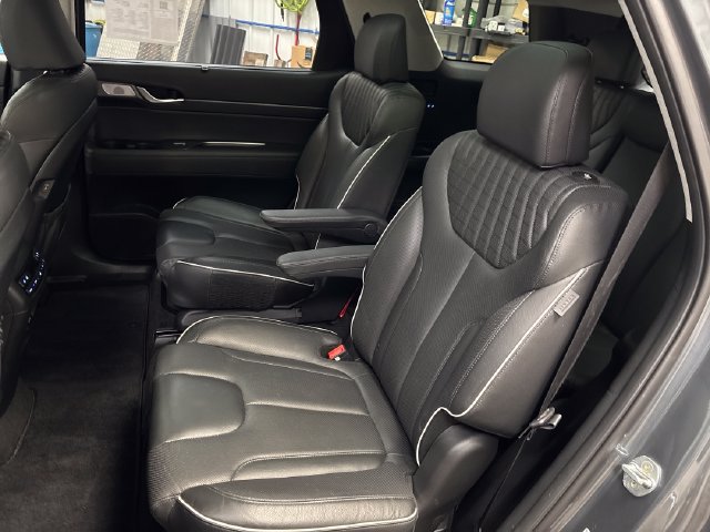 Used 2023 Hyundai Palisade Limited w/ Cargo Package AWD/4WD image 37