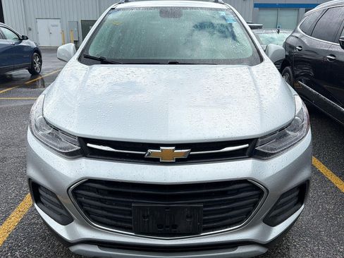 Used 2019 Chevrolet Trax LT w/ LT Convenience Package AWD/4WD image 2