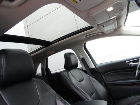 Used 2022 Ford Edge Titanium w/ Equipment Group 301A image 3