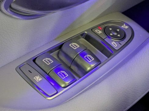 Used 2021 Mercedes-Benz E 350 Sedan image 23