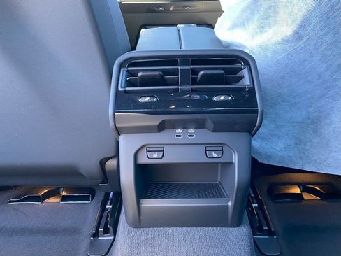 New 2026 BMW 530i xDrive AWD/4WD image 8