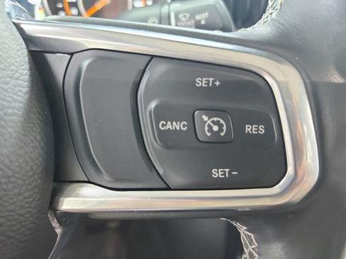 Used 2022 Jeep Gladiator Overland w/ Popular Equipment Package AWD/4WD image 23