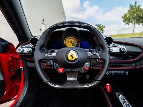 Used 2021 Ferrari F8 Tributo image 59