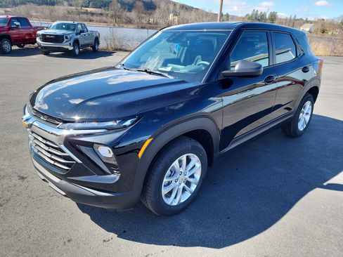 New 2026 Chevrolet TrailBlazer LS w/ LS Convenience Package AWD/4WD image 4