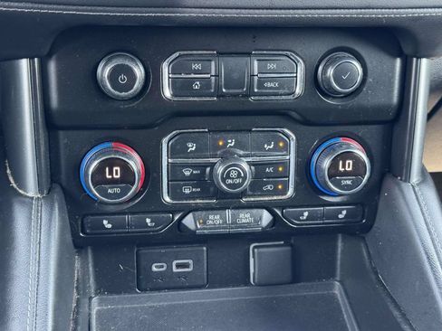 Used 2021 Chevrolet Tahoe LT w/ LT Signature Package AWD/4WD image 6