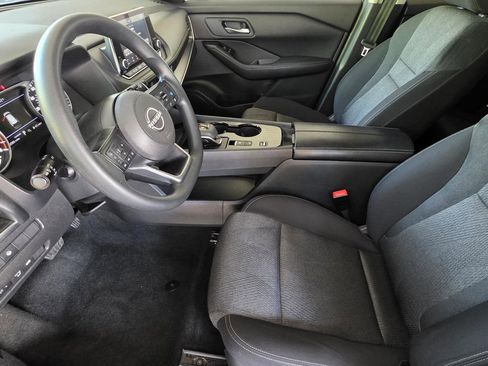 Used 2024 Nissan Rogue SV FWD image 7
