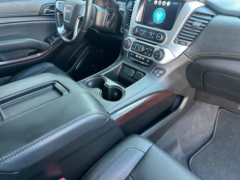 Used 2020 GMC Yukon SLT AWD/4WD image 18