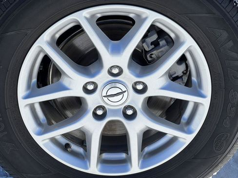 Used 2024 Chrysler Pacifica Touring-L FWD image 8