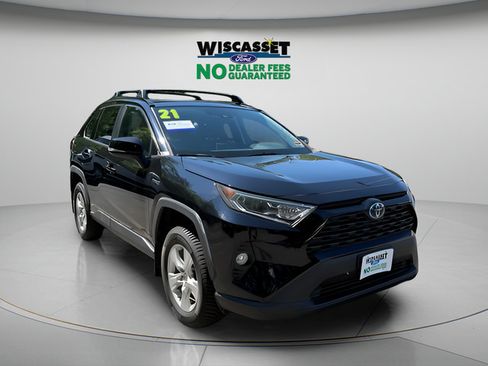Used 2021 Toyota RAV4 XLE w/ Convenience Package AWD/4WD image 24
