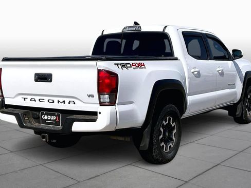 Used 2019 Toyota Tacoma TRD Off-Road image 12