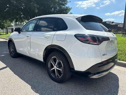 Used 2024 Honda HR-V EX-L image 7