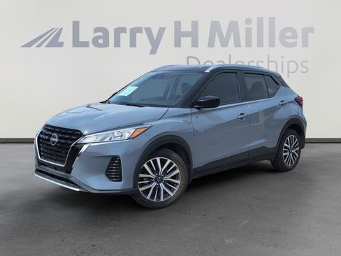 Used 2024 Nissan Kicks SV image 1