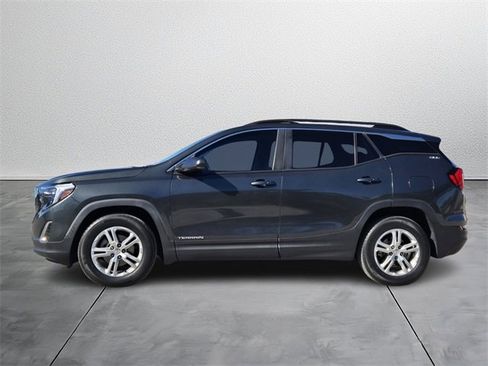 Used 2021 GMC Terrain SLE w/ Driver Convenience Package image 2