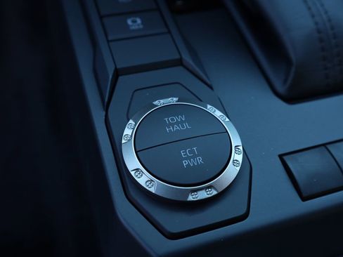 New 2025 Toyota Tacoma SR5 image 9