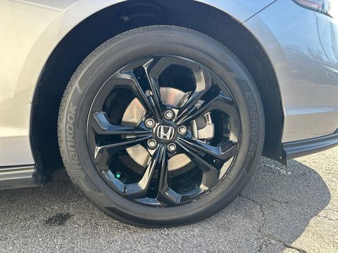 Used 2025 Honda Accord SE image 13