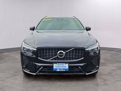 Used 2025 Volvo XC60 B5 Core image 2