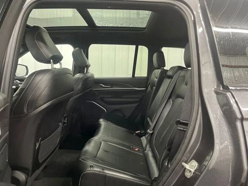 Used 2024 Jeep Grand Cherokee Limited 4xe AWD/4WD image 17