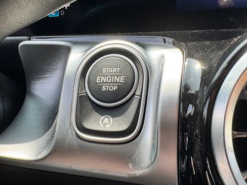 New 2025 Mercedes-Benz GLB 250 image 24