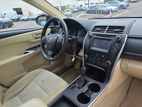 Used 2016 Toyota Camry LE FWD image 10