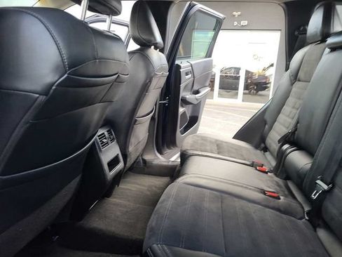 Used 2023 Mitsubishi Outlander SE AWD/4WD image 25