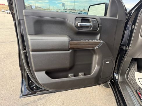 Used 2021 Chevrolet Silverado 1500 LT Trail Boss w/ Convenience Package II image 10