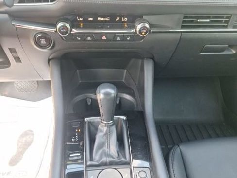 Used 2023 MAZDA MAZDA3 s FWD image 15