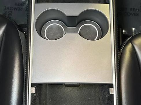 Used 2024 Tesla Model Y Long Range RWD image 35