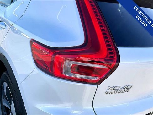 Used 2024 Volvo XC40 B5 Plus image 40