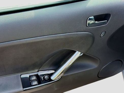 Used 2007 Saturn Sky image 19