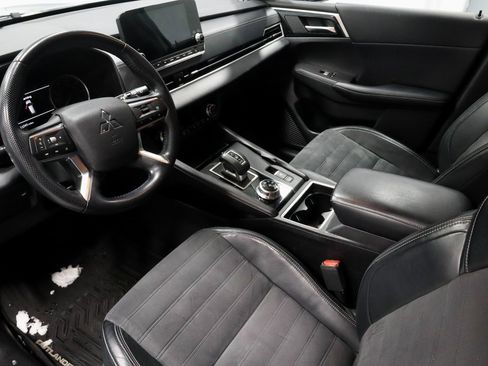 Used 2022 Mitsubishi Outlander SE image 21