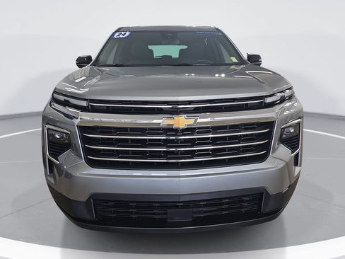 Certified 2024 Chevrolet Traverse LT w/ Trailering Package FWD image 10
