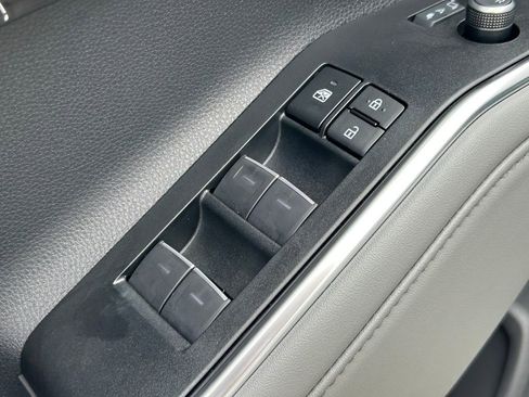 Used 2026 Toyota Highlander Limited image 26