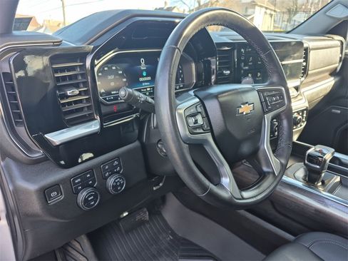 Used 2022 Chevrolet Silverado 1500 LTZ image 21