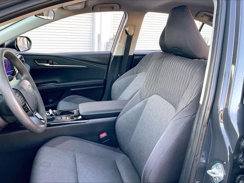 Used 2025 Toyota Camry LE image 8