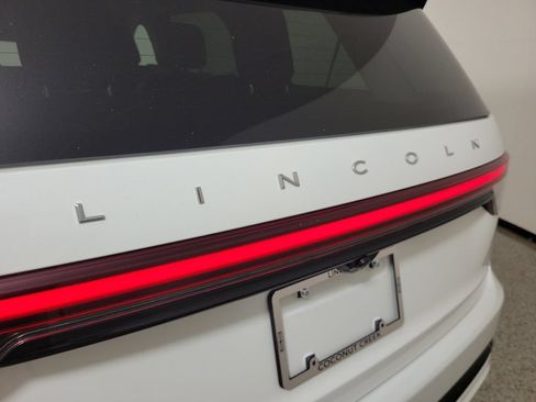 Certified 2025 Lincoln Aviator 2WD w/ Jet Appearance Package image 10
