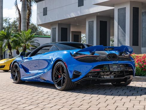 Used 2024 McLaren 750S Spider image 9